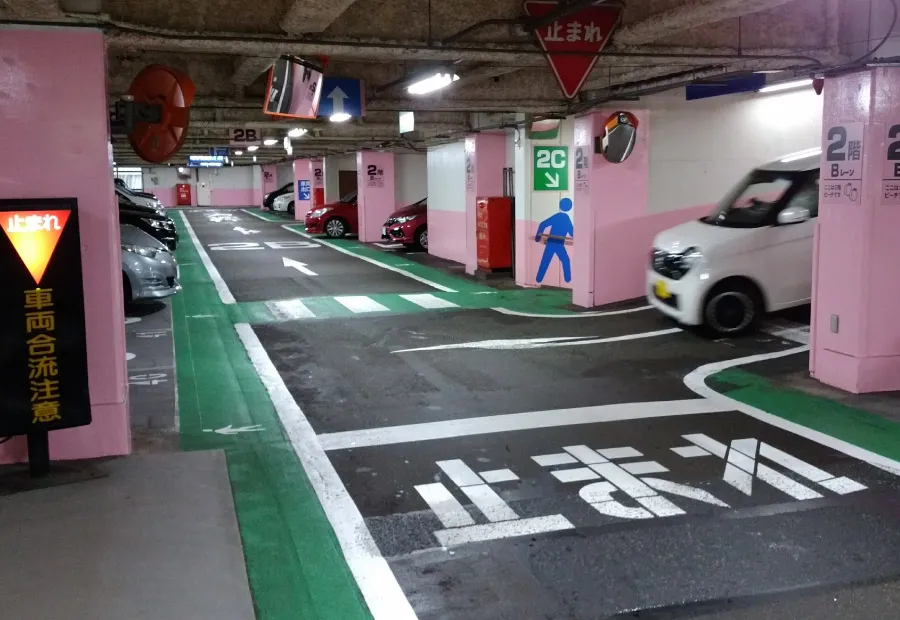 エポックK2/公営駐車場 場内②